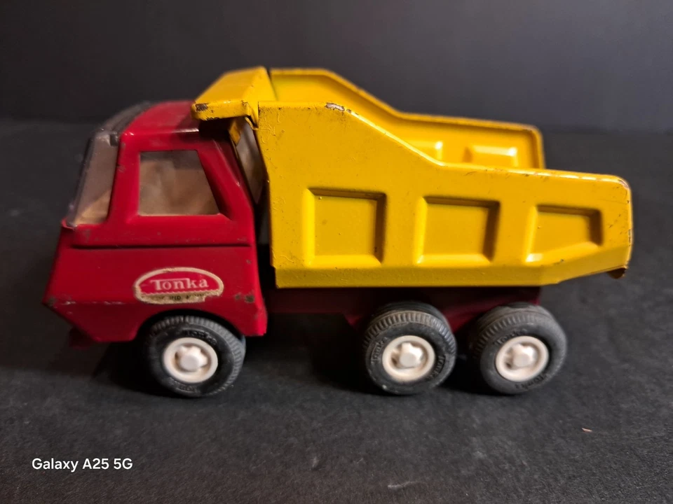 复古 Tonka 压钢红色黄色小型自卸车 55040 1970 年代 — 第 2/4 张图片