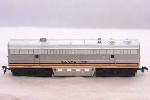 AHM/Rivarossi HO Scale Santa Fe FM C-Liner B-unit Dummy locomotive Unnumbered - Picture 2 of 2