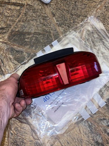 Luz trasera de freno trasero ligera de parada Yamaha R6 1999 2000 99 00 5EB-84710-10-00 - Imagen 13 de 16