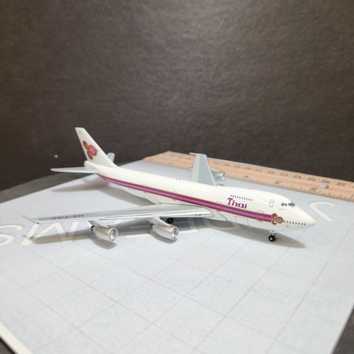 1/400 THAI AIRWAYS INTERNATIONAL BOEING 747-200 80'S COLORS HS-TGC AEROCLASSICS - Picture 4 of 7