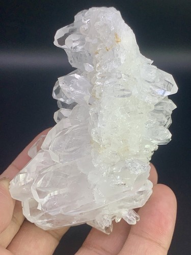 1345 Carats Clear Quartz Cluster Specimen. - Picture 8 of 16
