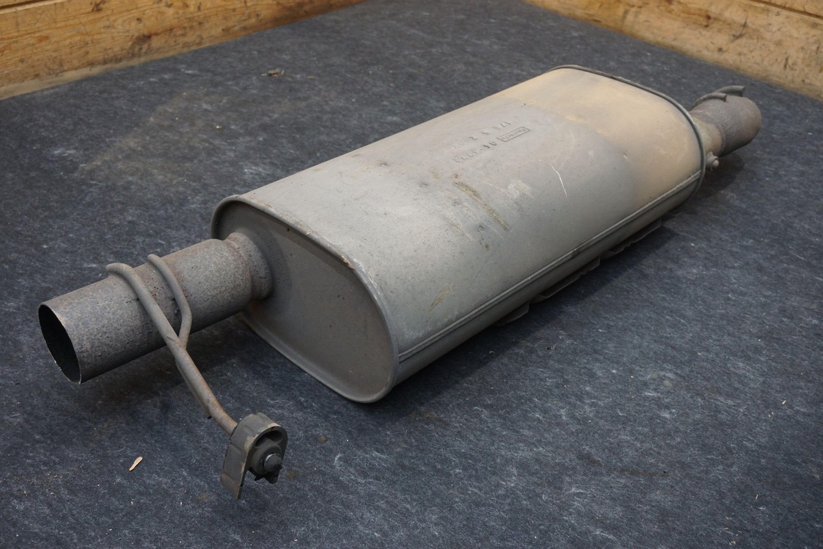 Center Exhaust Muffler Silencer Tail Pipe 84496908 Cadillac