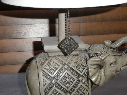 Better Homes And Gardens Elefant Lampe Tisch Keramik grau 19” x 10” - Bild 5 von 10