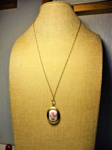 Vintage White Guilloche, Red Rose Brass Pendant Locket, 22" Brass Chain Necklace - Picture 8 of 11