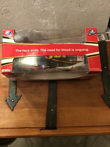 NASCAR~ACTION ~"GREG BIFFLE" ~ #16 AMERICAN RED CROSS 1/24TH CAR 08 - Picture 3 of 10