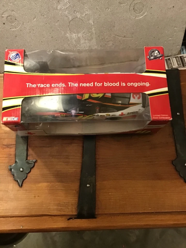 NASCAR ~ ACCIÓN ~ "GREG BIFFLE" ~ #16 CRUZ ROJA AMERICANA 1/24º COCHE 08 Foto 3 de 4