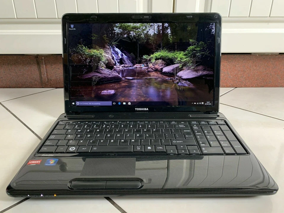 Toshiba Satellite L650D Laptop AMD Athlon Dual @2.1GHz 8GB RAM 250GB SSD WIN 11 - Image 2 of 4