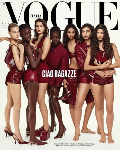 Vogue Italia Magazine Italy February 2024 Issue 881 - Ciao Ragazze NEW - Picture 5 of 5