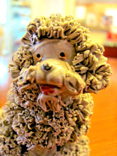 VINTAGE ADORABLE GRAY SPAGHETTI TRIM 3 1/2" POODLE FIGURINE H/P FACE EXC - Picture 6 of 7