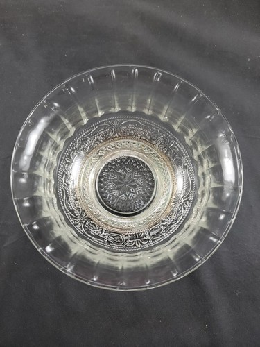CLEAR GLASS DISH BOWL CANDY ETCHED BOTTOM DESIGN 4 1/2" X 2" HIGH Silver Base - Picture 2 of 7