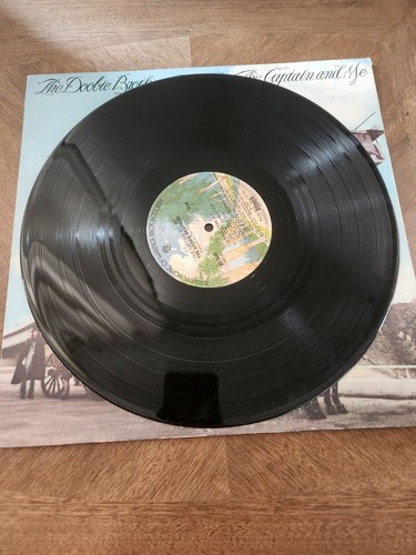 The Doobie Brothers The Captain And Me Warner Brothers Record Album Vinyl LP - Picture 4 of 5