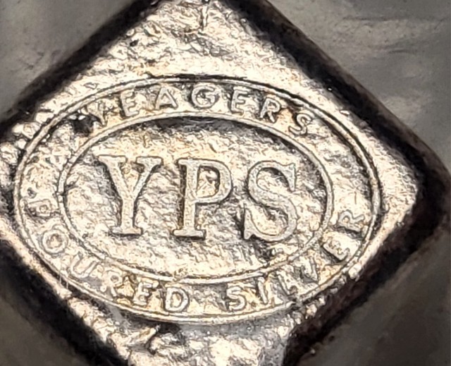 YPS Silver 1oz Dice / Square Silver .999 - Stacking Collectable YPS Silver 1oz Dice / Square Silver .999 - Stacking Collectable