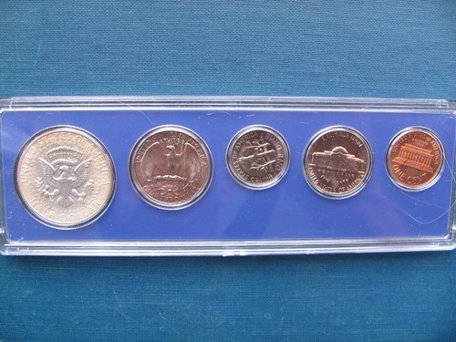 1967 Special Mint Set, SMS, US Mint, 5 Coin Set, 40% Silver Kennedy Half Dollar - Picture 3 of 3