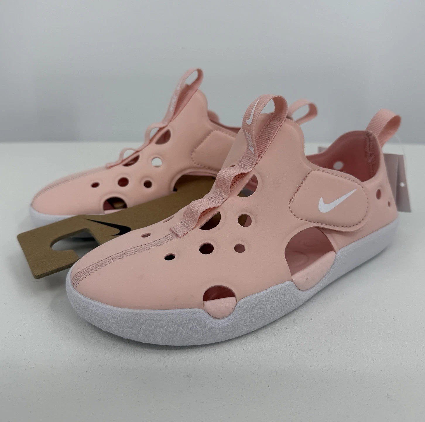 Nike Sunray Protect 4 Water Shoes Sandals sz 2 Youth Girl Pink/White Closed Toe
Opens in a new windo
