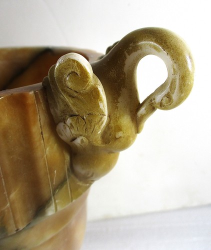 19TH C EMPIRE/EARLY 19TH C ALABASTER  CONTINENTAL MANTLE URNS SWAN HANDLES - Picture 15 of 21