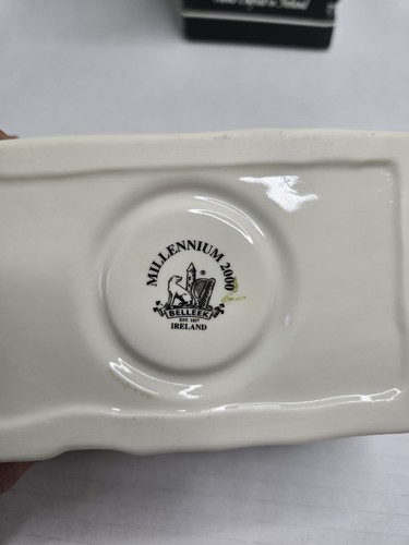Soporte de luz de té Belleek Fine Parian China Dan Murphy Cottage Millennium Stamp - Imagen 6 de 8
