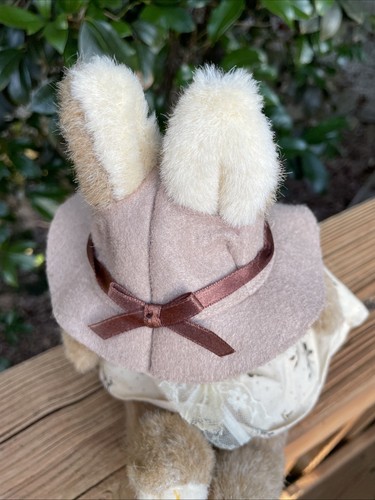Vintage 1989 Creative Concepts Unlimited, Sleeping Bunny Rabbit W/ Hat And Dress - Picture 6 of 8