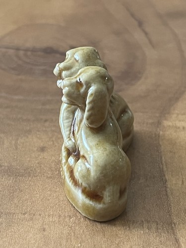 Wade Whimsies Red Rose Tea Porcelain Figurine Pet Shop Series Tan Puppies CUTE! - Picture 3 of 6