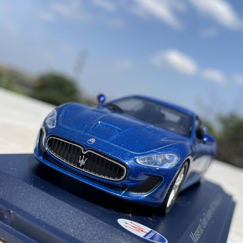 Modellino pressofuso 1:43 Maserati GranTurismo MC Stradale 2016 - lega da collezione - Foto 5 di 9