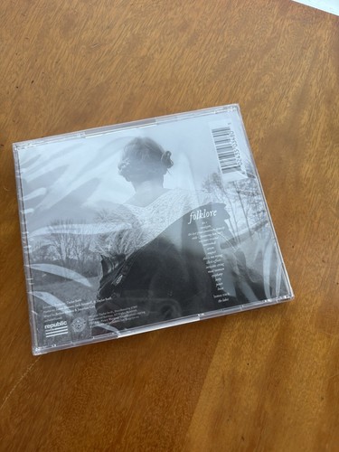 Taylor Swift Signed Folklore CD WITH HEART SEALED - Picture 3 of 3
