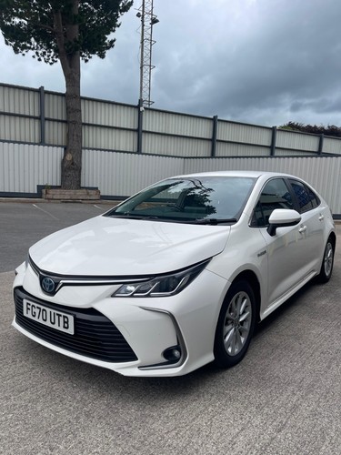 2020 Toyota Corolla Hybrid Low Mileage ! - Picture 3 of 13