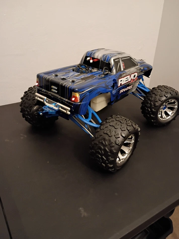 (Rebuilt) Traxxas Revo 3.3 - Image 3 of 4