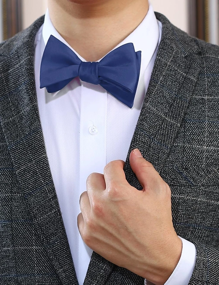 Pajarita de lujo azul marino con corbata - Hecha a mano para el distinguido caballero Foto 4 de 4