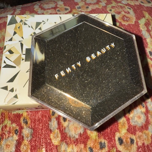 Fenty Beauty Diamond Bomb Trophy Wife All Over Diamond Veil Highlighter 8g NIB - Picture 4 of 6