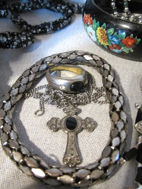 Schmuck Konvolut, viele schöne Stücke, Kette mit Steinchen 925 gestempelt, uvm. - Bild 3 von 4