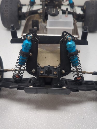 Camión de estadio vintage Traxxas 1/10 2x2 Gen 1 Nitro Hawk Pro para piezas - Imagen 3 de 19