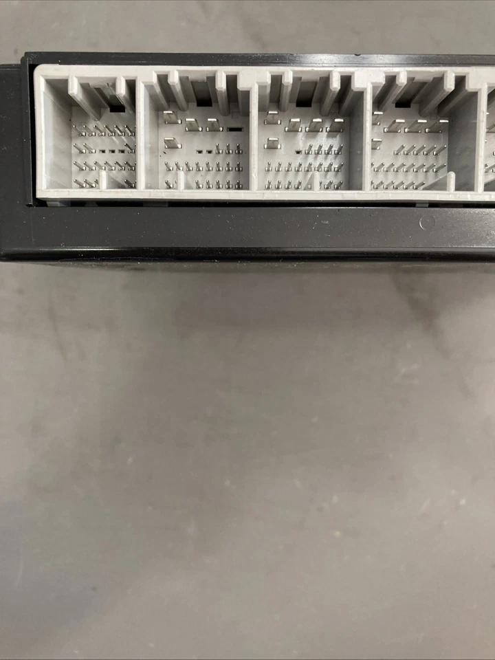 Módulo de control de carrocería GMC Acadia 2007-2013 25847589 Foto 3 de 4