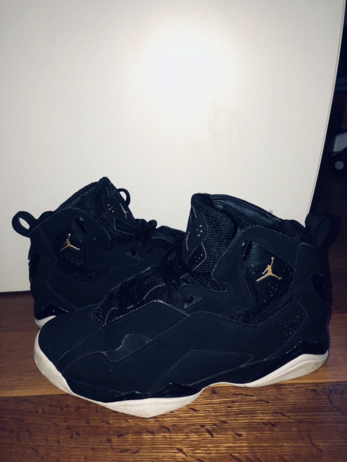 Jordan retro 7 black and gold size 8.5 Jordan retro 7 black and gold size 8.5