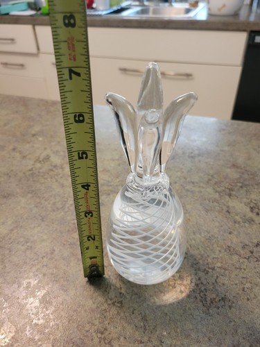 Beautiful Signed STUEBEN Art Glass Encased White Swirl 7" Pineapple Paperweight - Imagen 7 de 14