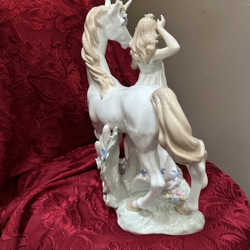 Sorelle Lady Unicorn Fine Porcelain Figurine 12”Rare Statue - Picture 5 of 22