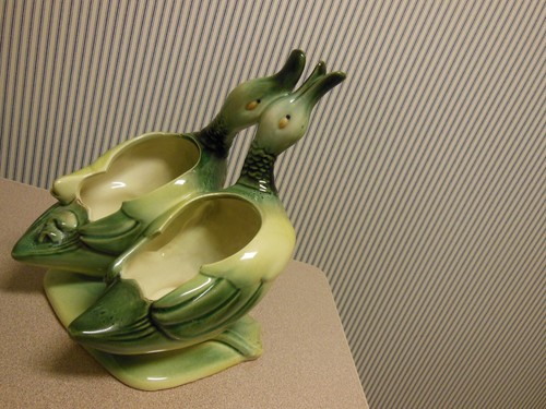 Hull Ducks Planter #1994 VGC 10" Height x 8" Width - Picture 2 of 6