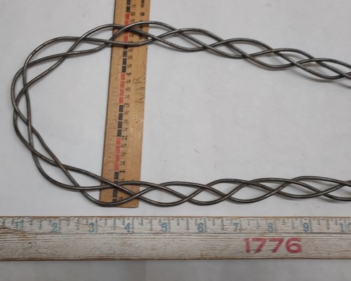 Antique Braided Wire Rug Beater - Wooden Handle 32 in. - Picture 2 of 10