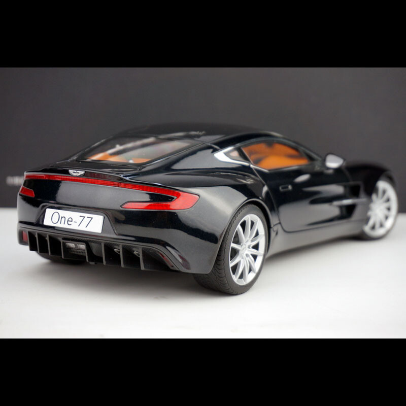AUTOart 1/18 アストンマーチンONE-77 （ブラック）【中古品】 AUTOart 1:18 Scale Aston Martin ONE77 Black Alloy Diecast