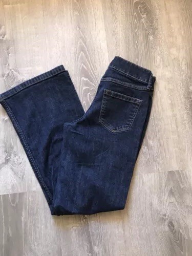 Mujer’s St. Jhon’s Bay Boot Cut Perfect Tronsen Denim Lavado Oscuro Elástico Talla 4 - Imagen 7 de 7