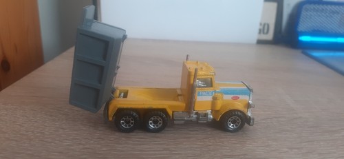 Peterbilt Dump Truck (1/80) 1981 Yellow/Grey - Matchbox - Foto 7 di 8