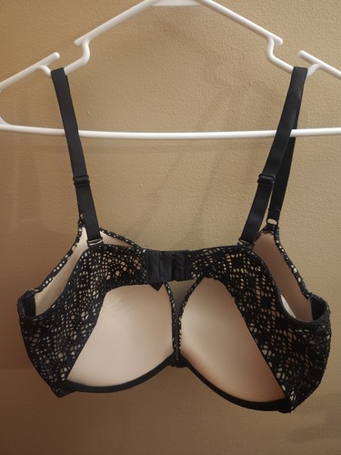 Reggiseno Victoria’s Secret imbottito push up con ferretto tinta unita nero taglia 38DD - Foto 3 di 4