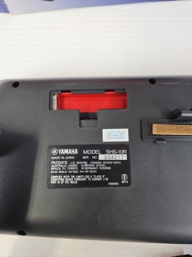 Yamaha SHS-10 FM Tastiera Digitale Sintetizzatore Tastiera MIDI ROSSO Strap Box Manuale - Foto 11 di 18