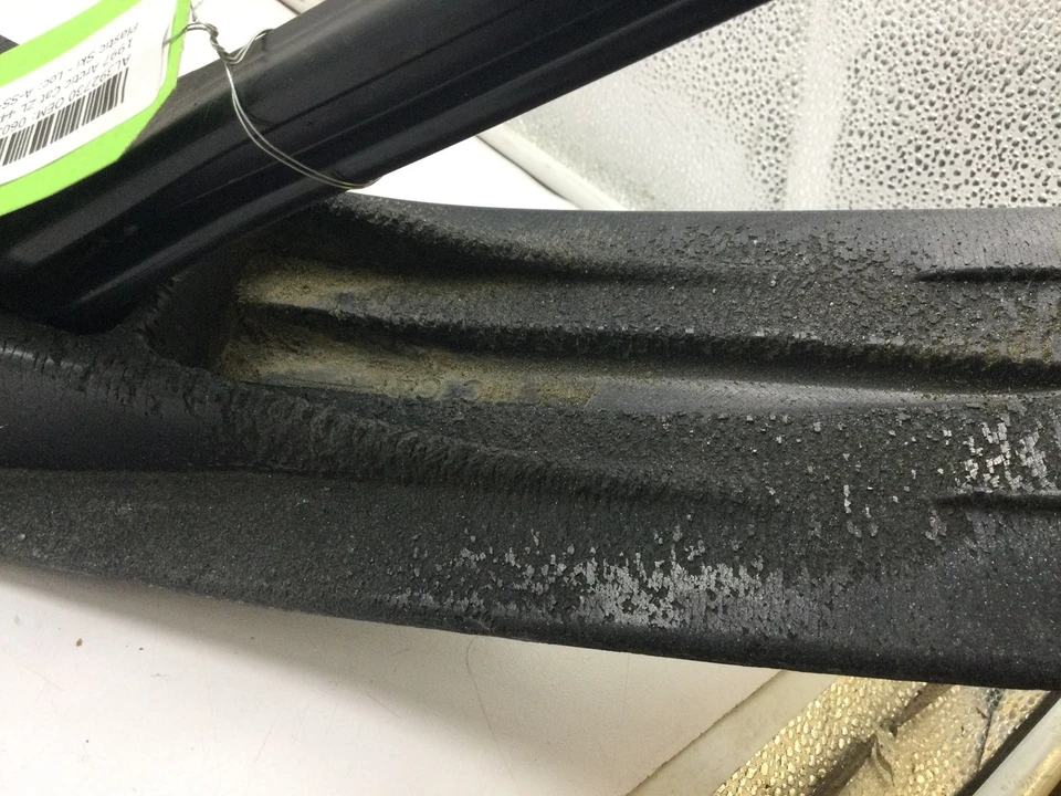 Esquí de plástico negro Arctic Cat 1997 0603-668 para ZR Thundercat EXT Jag ZL 440 L/C Foto 3 de 4