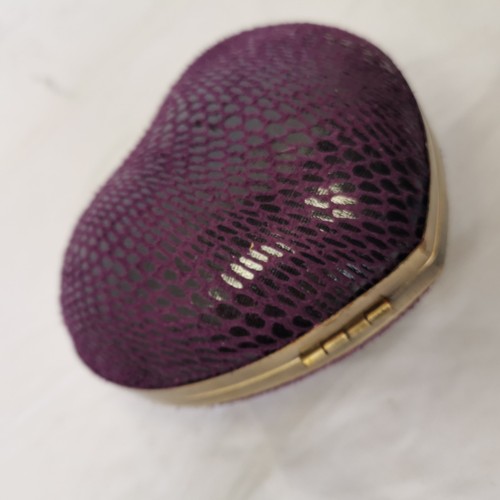 Women's VERA WANG PRINCESS Purple Faux Suede Reptile Print Heart Clutch Bag - Picture 4 of 5