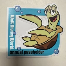 Authentic Disney World Annual Passholder CRUSH Magnet - Finding Nemo