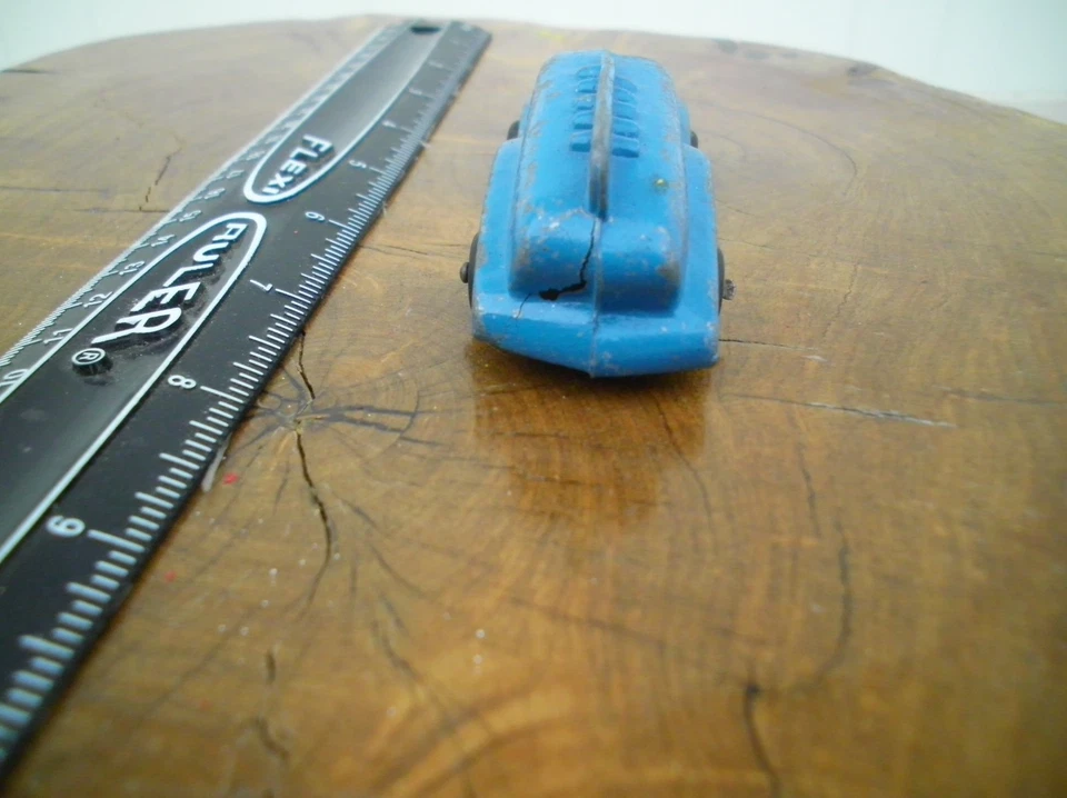 Camión de juguete aerodinámico futurista de gas astroatómico molde de aguanieve de la década de 1940 pintura original Foto 4 de 4