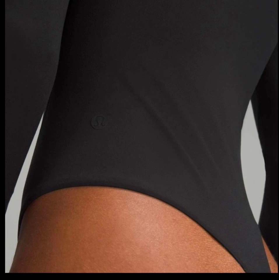 全新带标签,Lululemon Wundermost 超柔软 Nulu 方领,紧身衣裤,小号 — 第 2/4 张图片