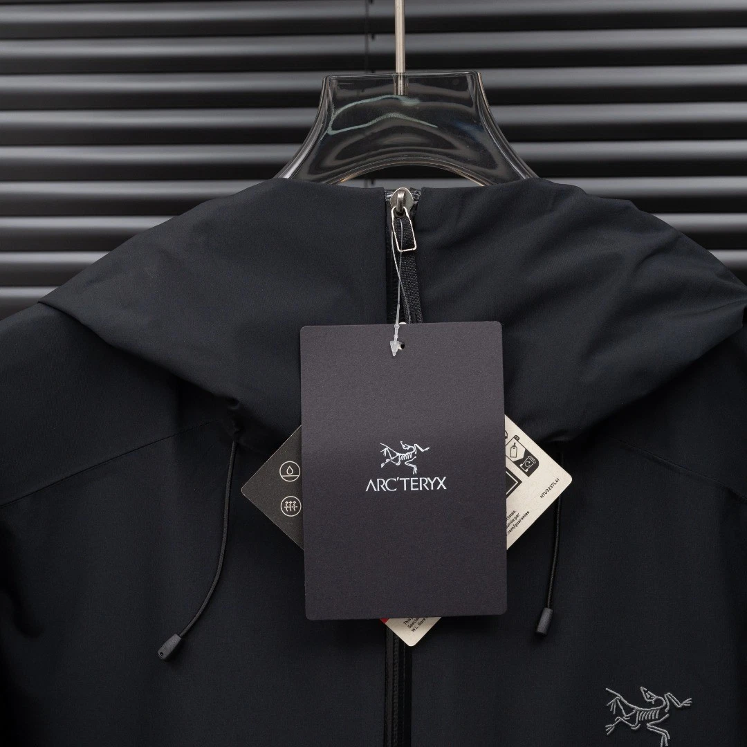 Arcteryx BETA LT winter Jacket Men’s Black Size L new - product detail image 3
