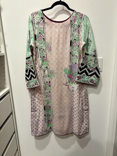 Brand New Pakistani Maria B. Purple Lawn With Silk Dupatta - Medium - Picture 2 of 5