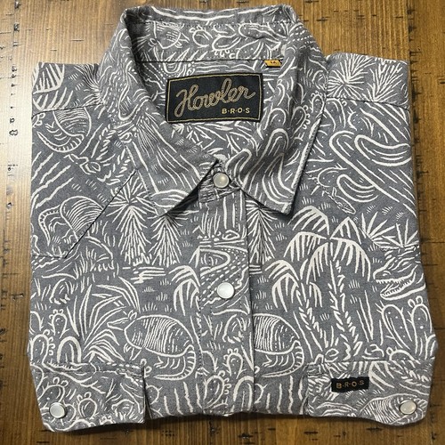 Howler Bros Pearl Snap Shirt Mens Medium Armadillo Alligator Print Short Sleeve - Picture 13 of 14