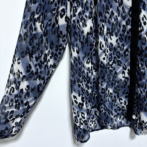 Blusa CAbi Mujer L Azul Fatale Leopardo Semi Transparente Ligera Top 977 - Imagen 5 de 11
